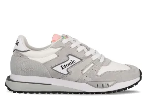 Etonic Quazar runners in white nylon fabric and grey suede with white leather inserts