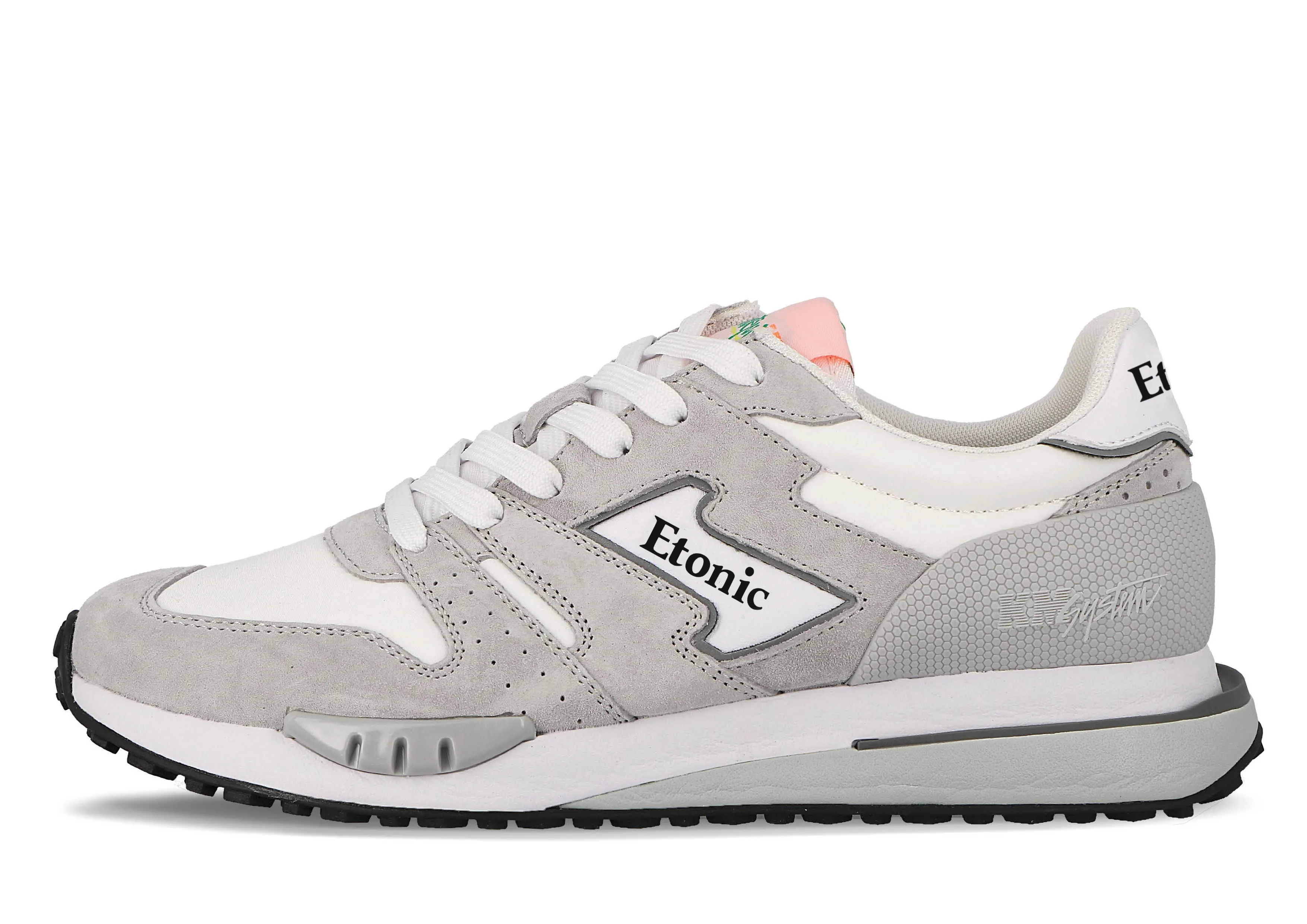 Etonic Quazar runners in white nylon fabric and grey suede with white leather inserts