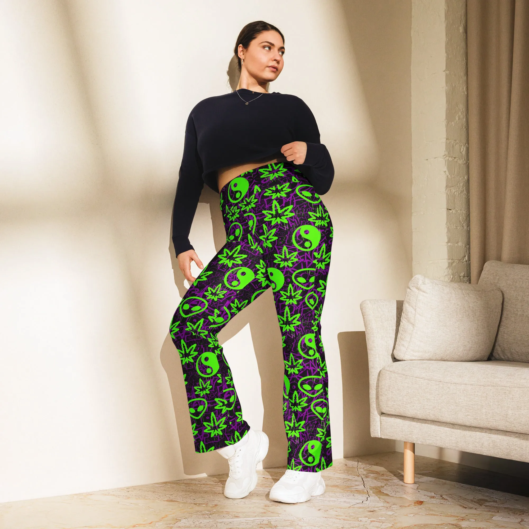 Ganja Graffiti Flare Leggings