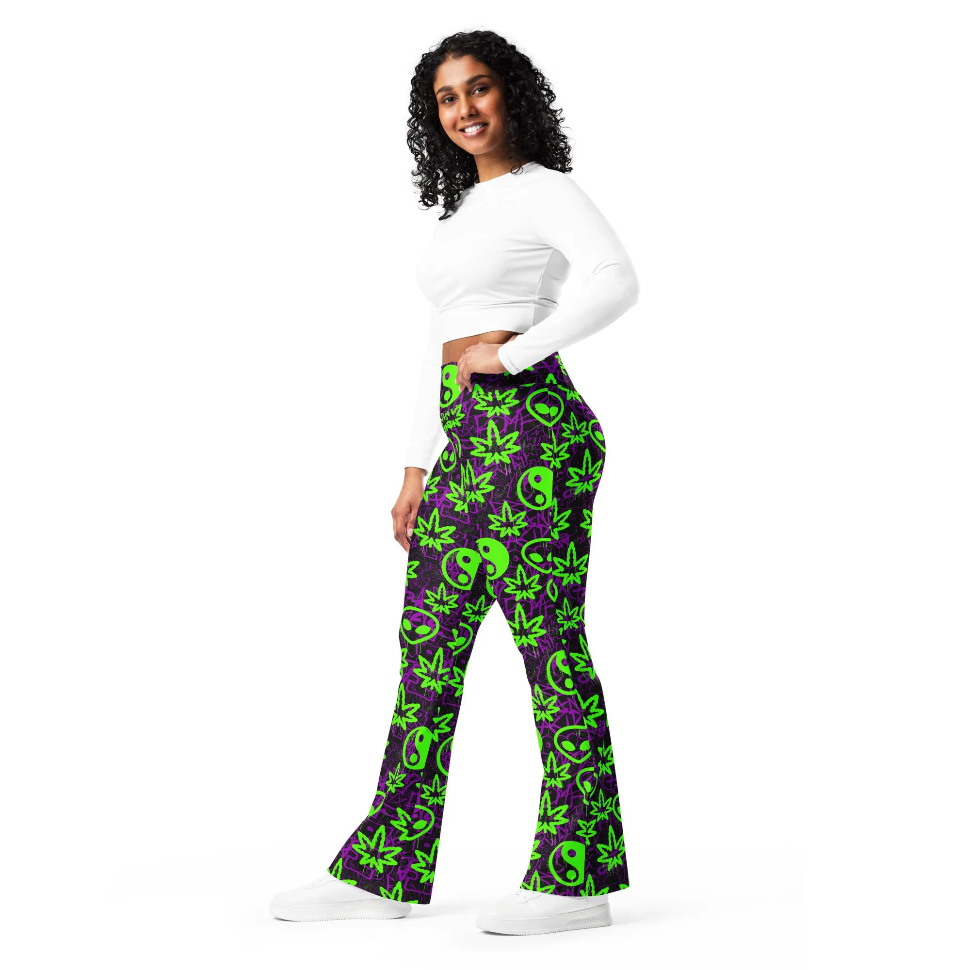 Ganja Graffiti Flare Leggings