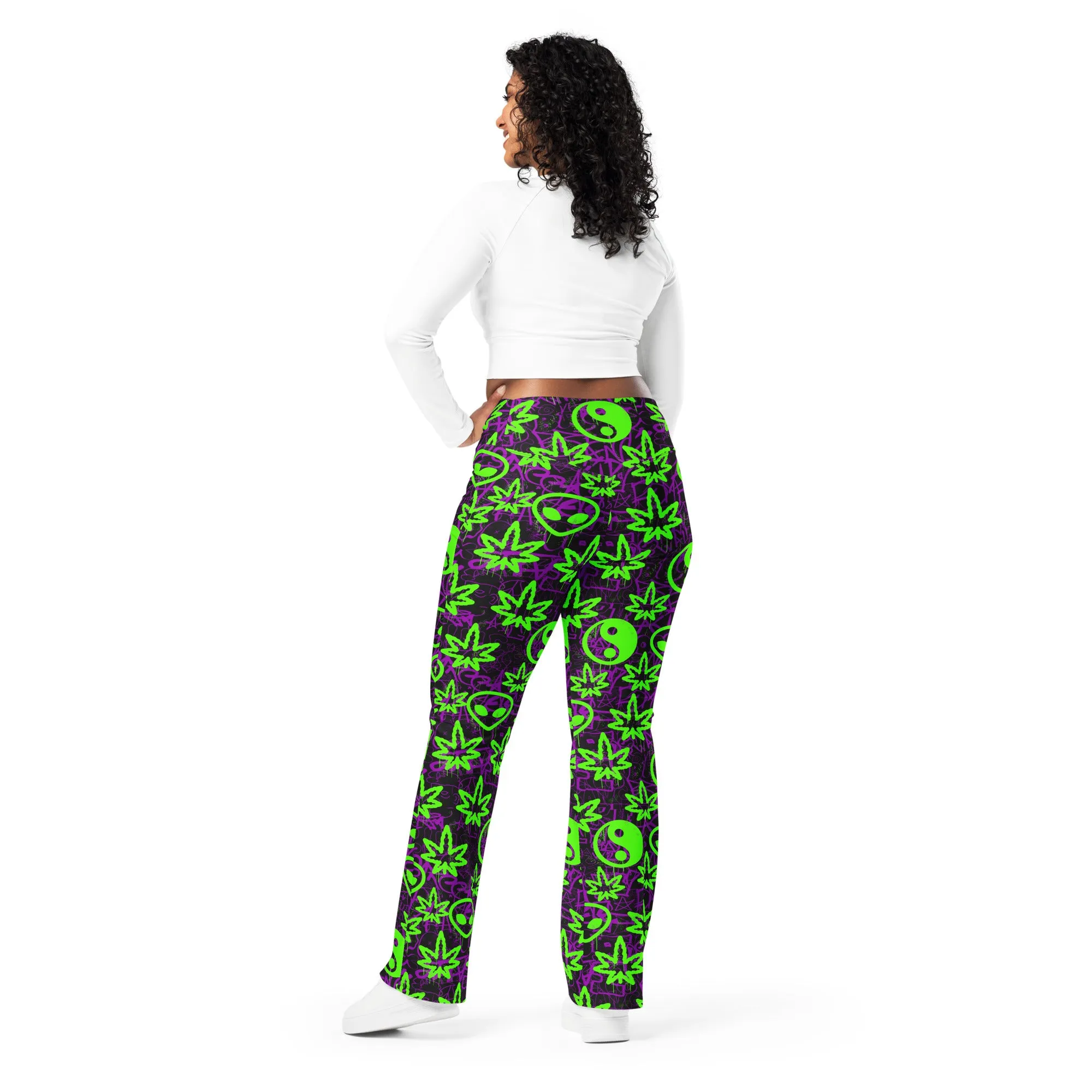 Ganja Graffiti Flare Leggings