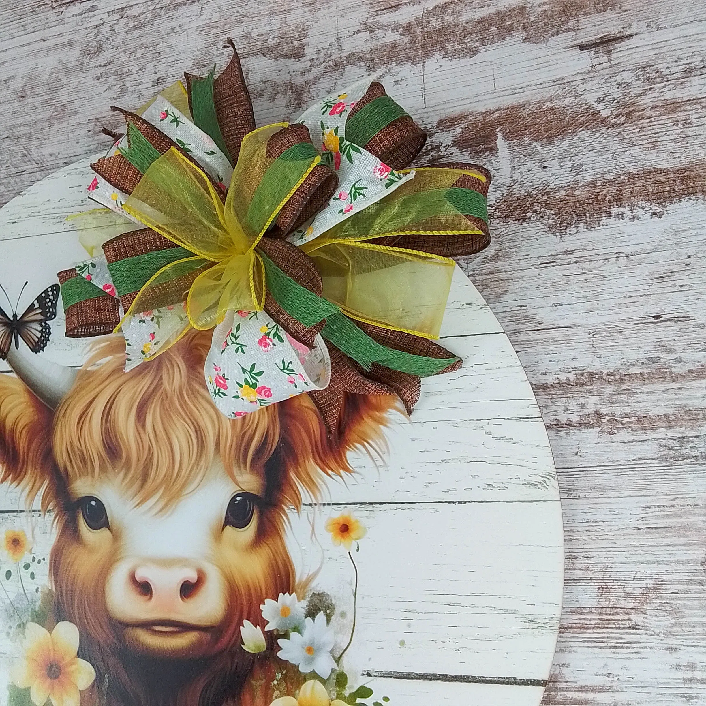 Highland Cow Door Hanger - Farmhouse Style Decor - Indoor Outdoor Wall Hanging